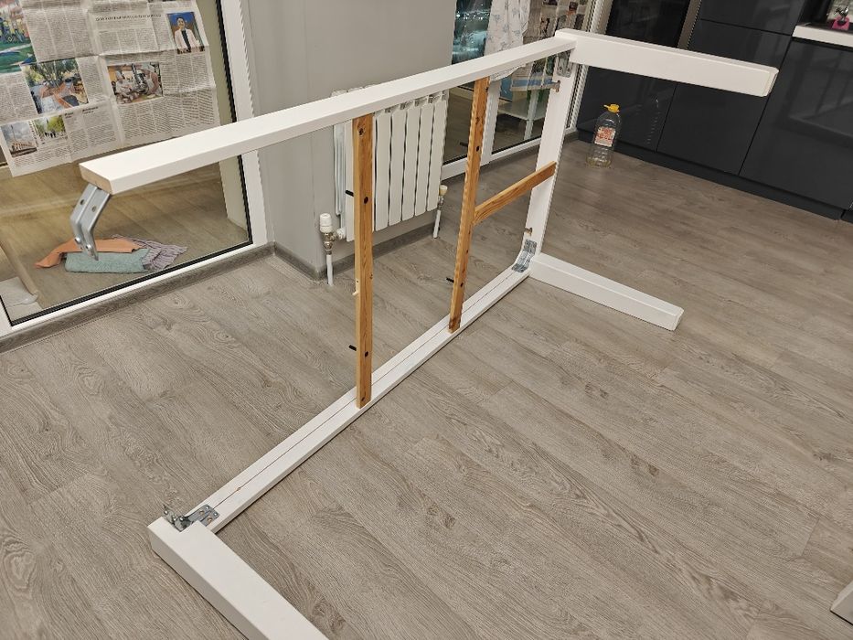 Продам раздвижной обеденный стол