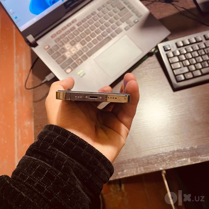 Iphone 13 pro xotira 256 yomkost 75 ekran orginal almashgan