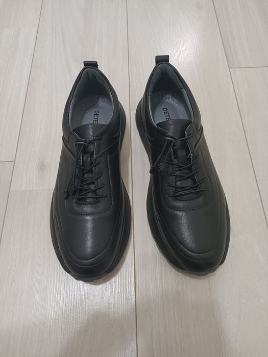 Мужские кожаные кроссовки