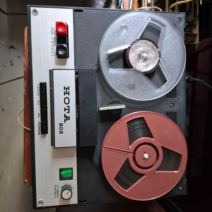 Проигрыватель винила Молодежный