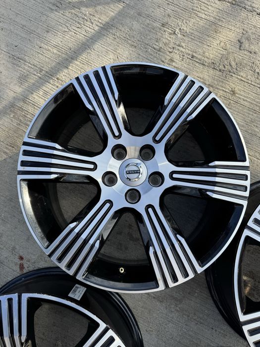 SET Roti/Jante Volvo Diamond Cut R18 Spone Black