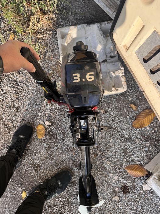 Лодка с двигател ,продажба и по отделно