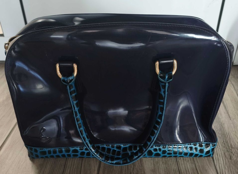 Силиконова чанта Pisidia