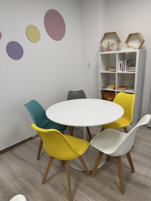 Set mobilier mese si scaune cafenea / loc de joaca/ after school