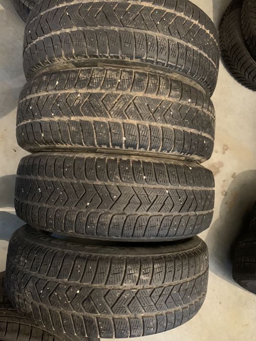 Set 4 anv M+S Pirelli Scorpion/Continental 215/60/17