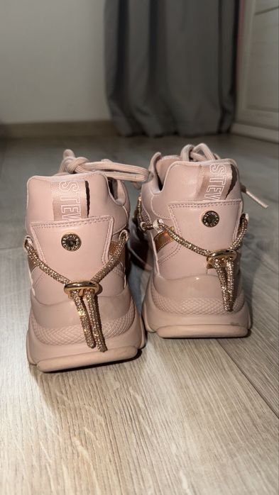 Steve Madden номер 36