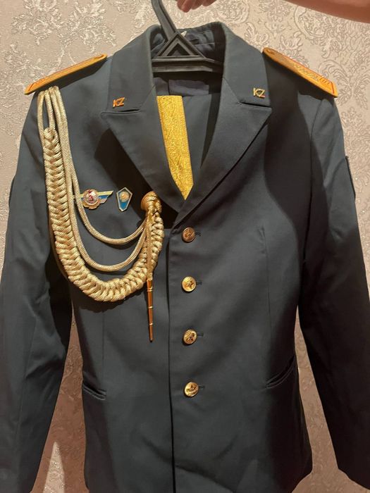 Парадная форма кроме рубажки всё есть