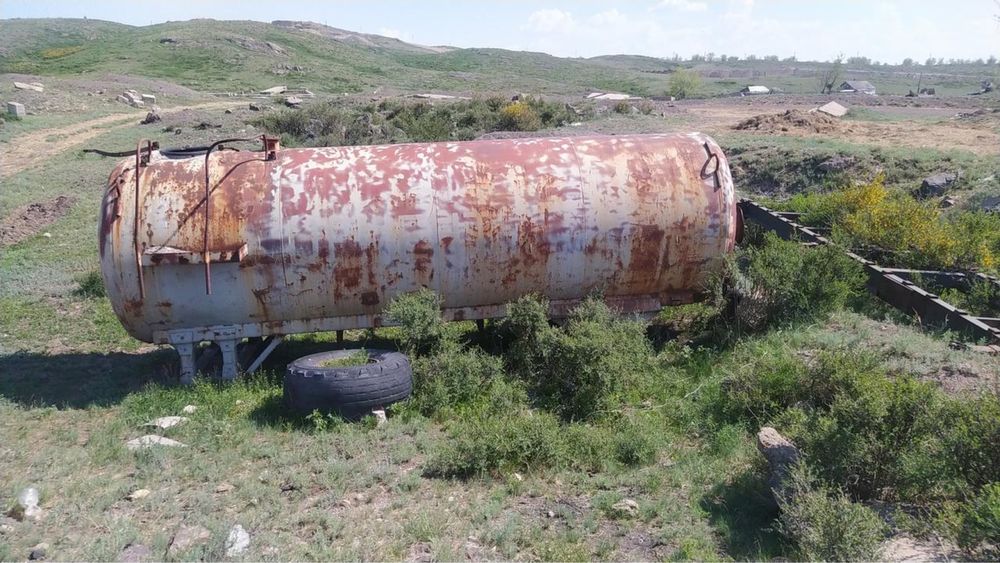 Продаю под ГСМ емкость