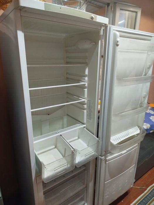 Холодильник Indesit