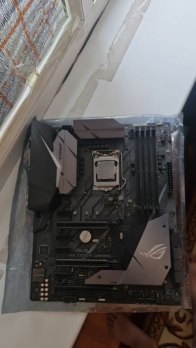 Asus z370 rog stirix + i3 9100f