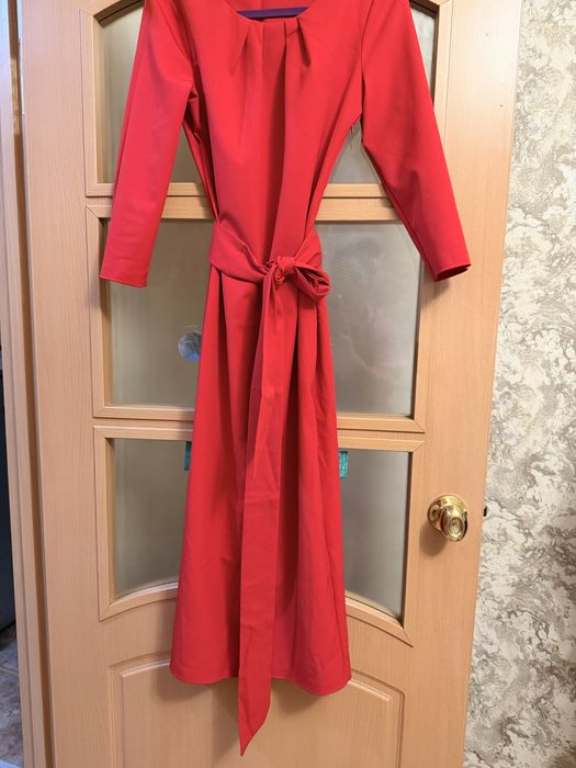 Платье вечернее нарядное