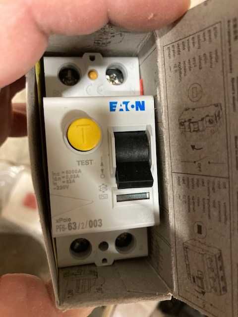 Автоматичен предпазител , бушон EATON