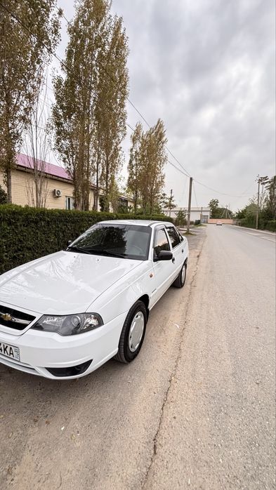 Nexia 2  1.6 avtomobili