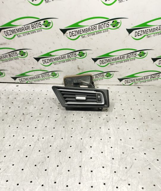 Grila ventilatie bord dreapta 07202-001 BMW Seria 7 F01/F02