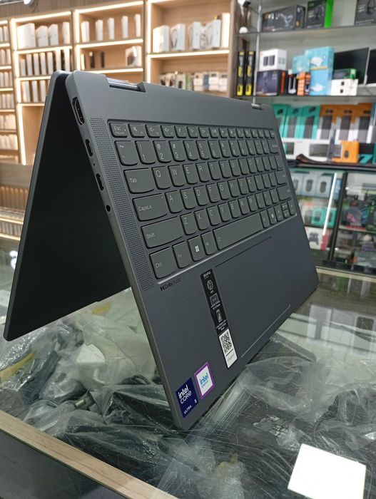 Lenovo 14 IPS tuoch Ultra 5-225U LPDDR5 8GB SSD 512GB Win 11 Luna Grey