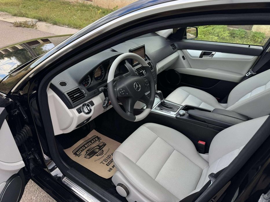 Vând Mercedes c class
