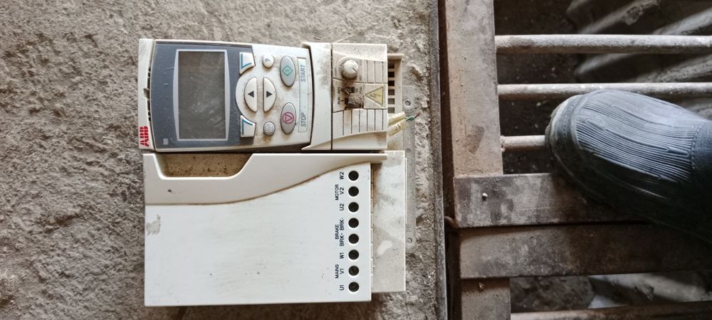 Продам преобразователь частоты .