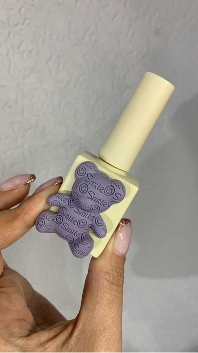 Продам лаки 60 штук