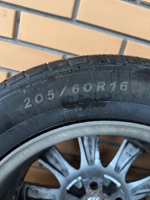 R16 диский с летней резиной 5x114.3