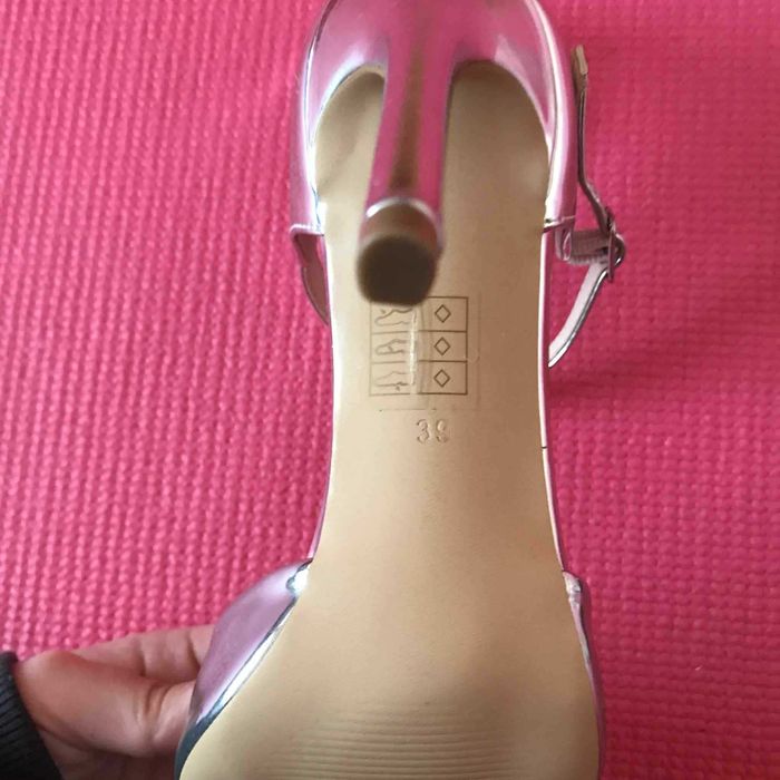 Обувки-токчета,сребристи