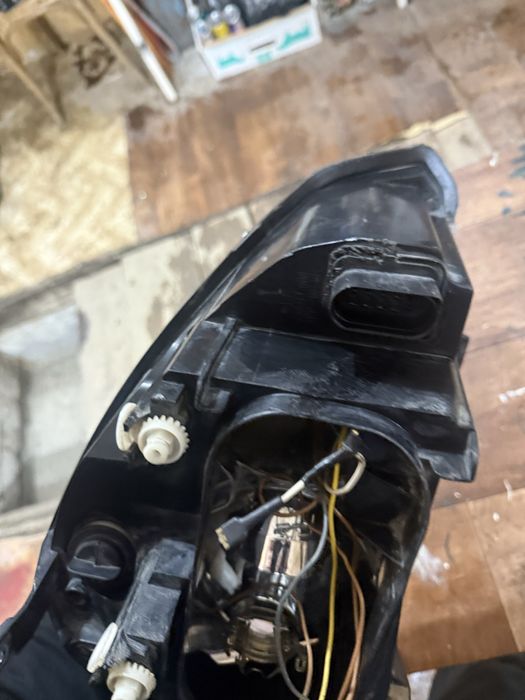 Фара приора 1 левая оригинал бош