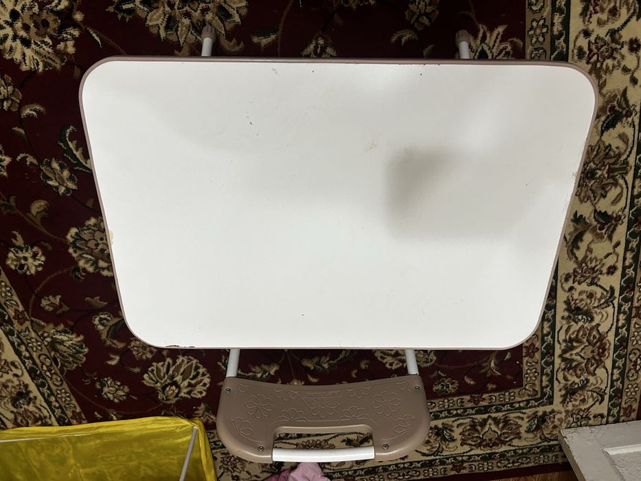 Продам детский стол