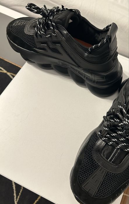 versace chain black
