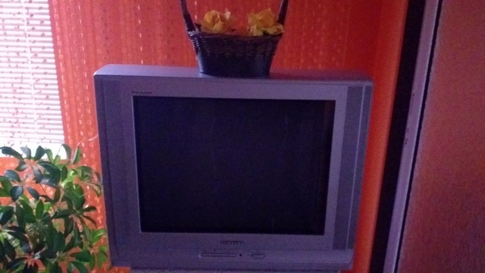 Телевизор Samsung-100лв.