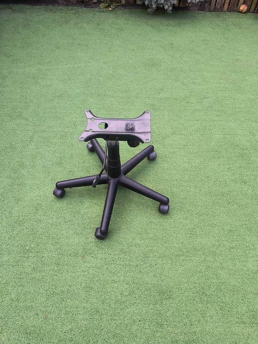 Основа за офис стол с колелца и работещ амортисьор-25 лв.