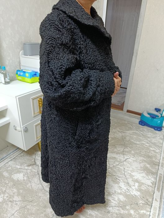 Шуба каракулевая натуральная