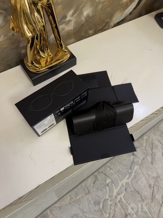 Meta kylie black