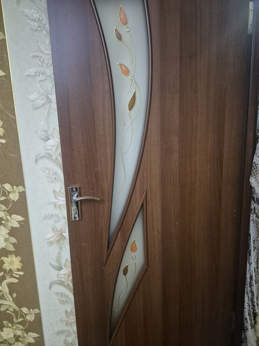 Двери  б/у в хорошим состоянии