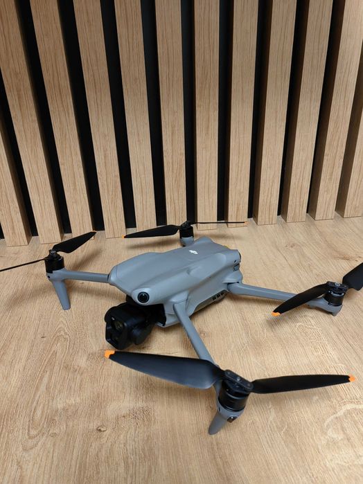 DJI Air 3 Drona 4 K cu Telecomanda DJI RC-N2