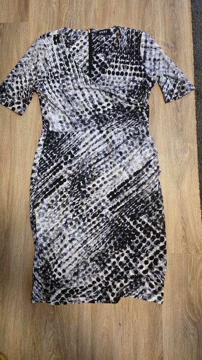 Рокля DKNY размер 38, М