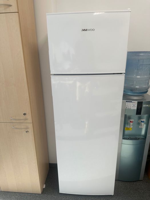 Хладилник Daewoo перфектно състояние 260лв