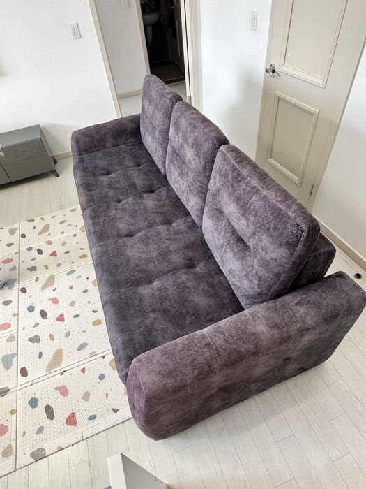 Диван трехместный