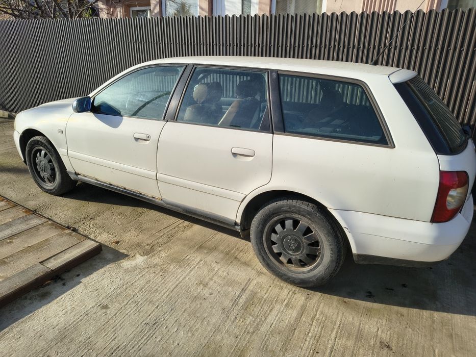 Vând   -schimb audi