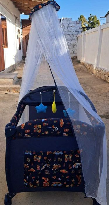 Детский удобный манеж