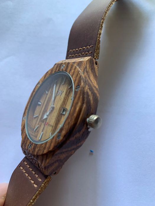 часовник от дърво