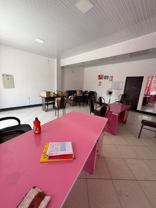 Tayor magazin sotiladi