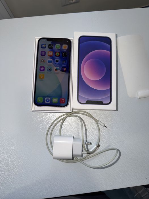 Продам iPhoe телефон