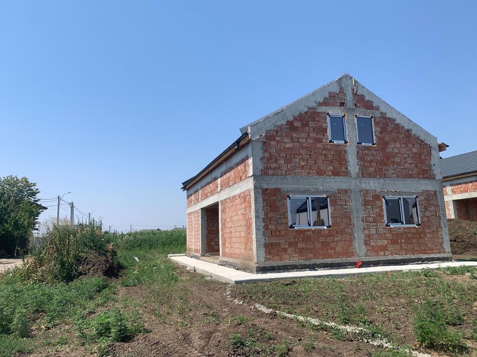 Casă individuală în comuna Aroneanu