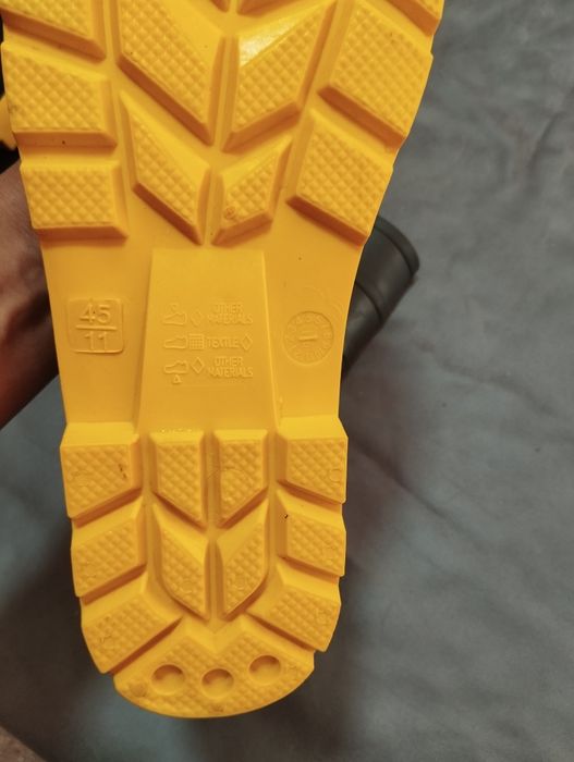 Сапоги резиновые с спец защитой