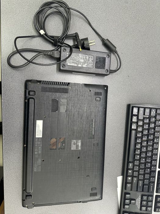 Laptop gaming acer e5-571 cpu i5 gpu geforce 920 2gb ram 12gb ssd 512