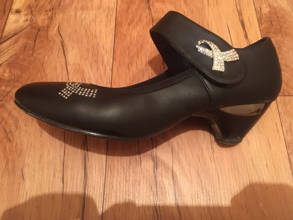 Продам женские туфли