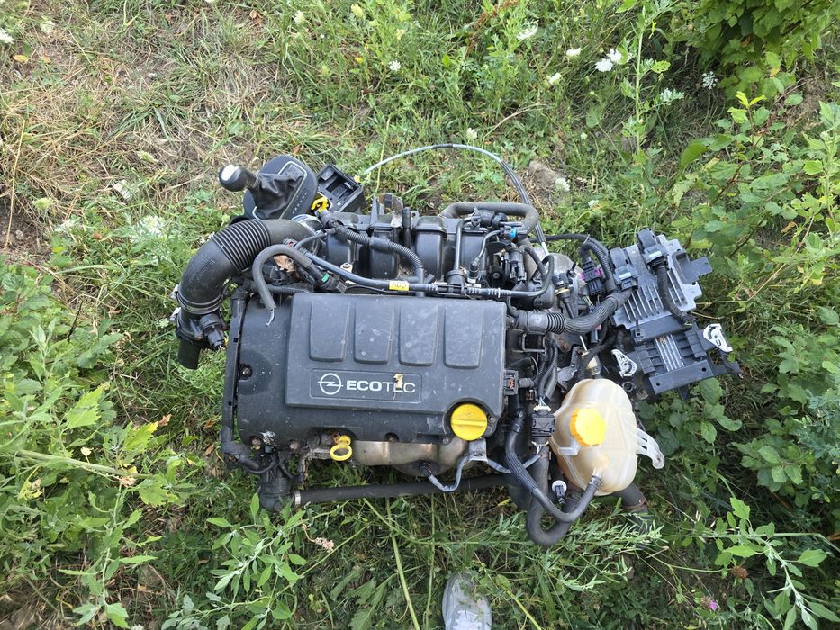 Vand motor opel corsa 14 , sau dau ori ce piesa catalizator evacuare
