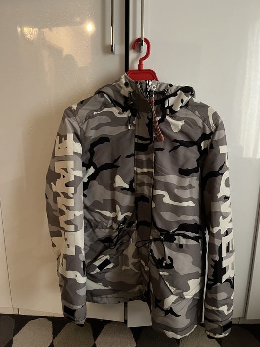 Дамско яке bershka