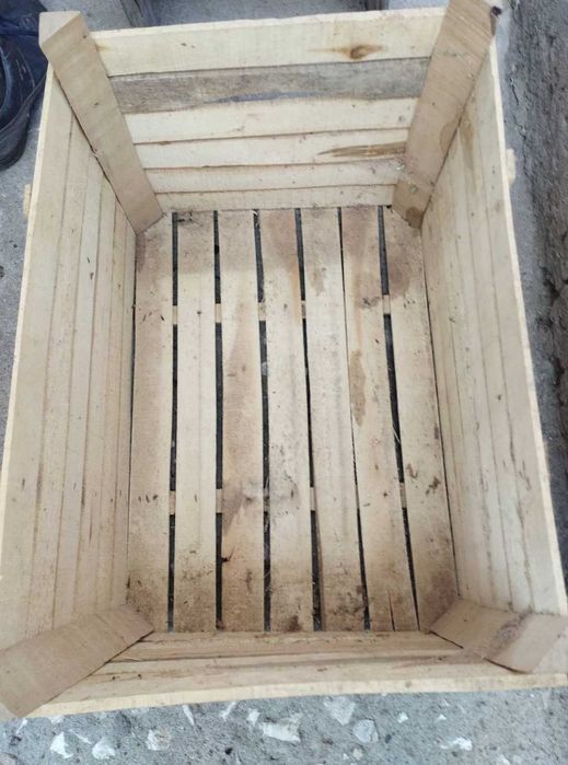 Продавам дървени ябълкови кафези