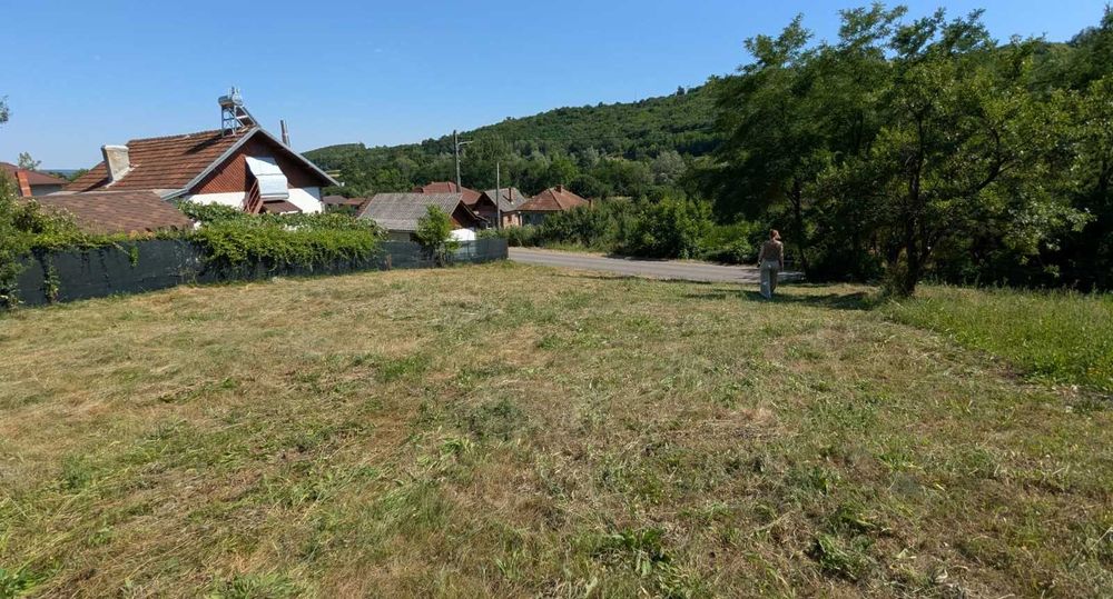 Tutana, 1385mp, intravilan, 50m deschidere asfalt, curent, 10min de A1