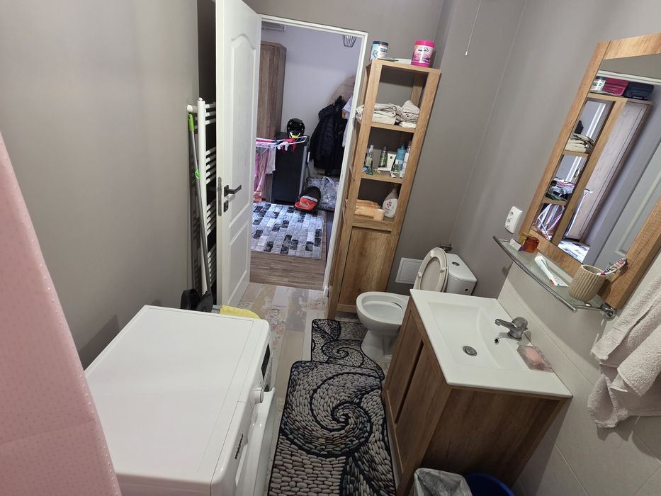 Vand apartament doua camere